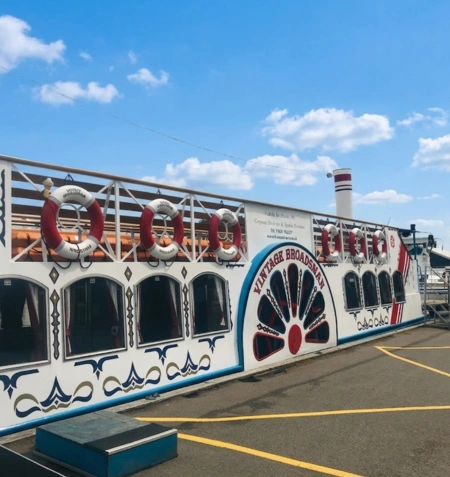 norfolk mississippi paddle steamer on broads